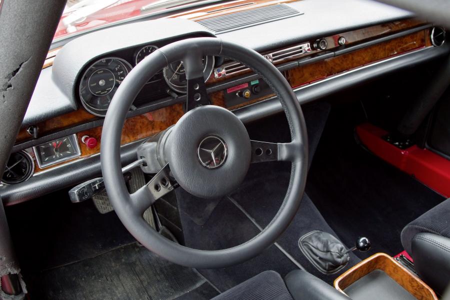  Mercedes-Benz 300 SEL 6.8 AMG 1971 года  (фото 8 из 12)